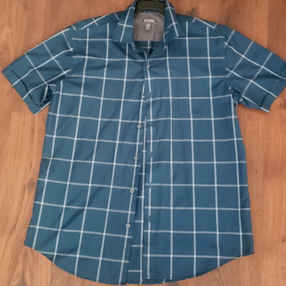 Van Heusen Men's Button Down Size L 16 - 16 1/2 Short Sleeve with Pocket